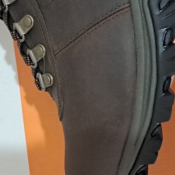 Timberland Men's Mt Madden Mid LC Waterproof Hiking Boots - Picture 13 of 17